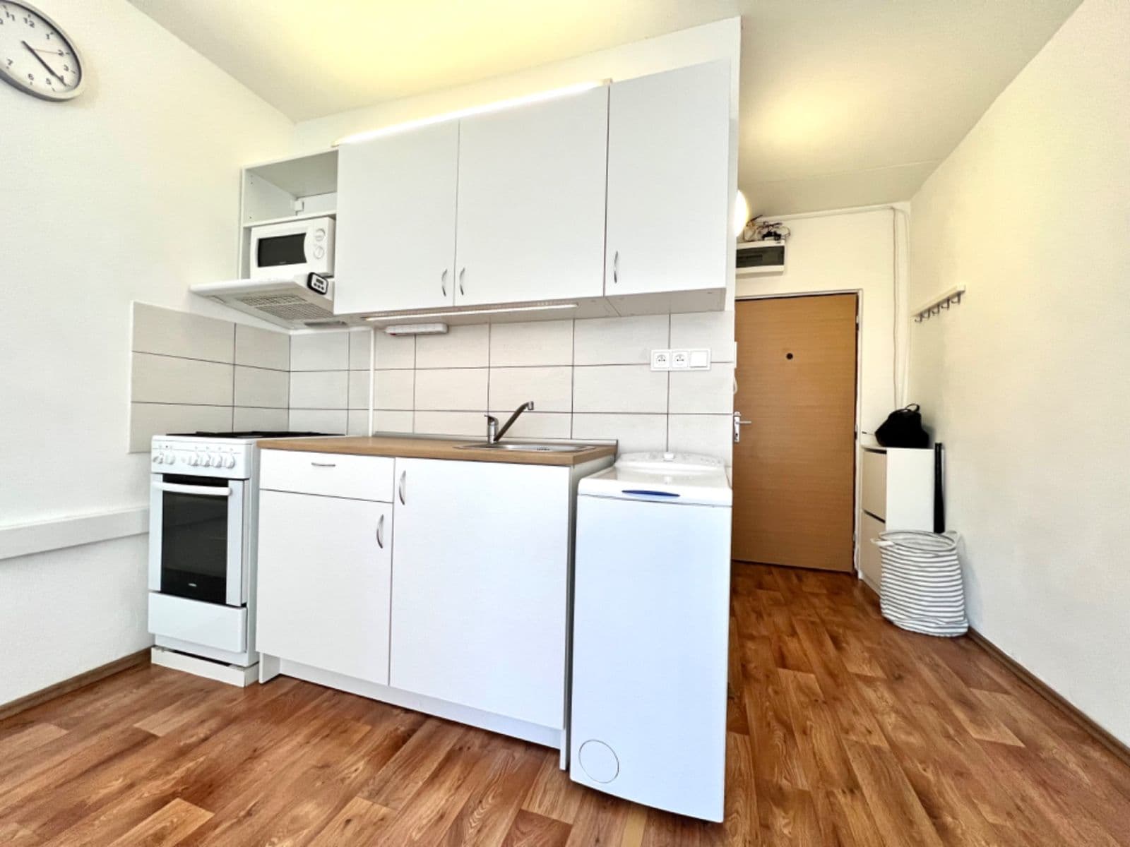 Prodej bytu 2+kk 13 m², Arbesova, Kladno, Středočeský kraj Prodej bytu 2+kk 13 m², Arbesova, Kladno, Středočeský kraj