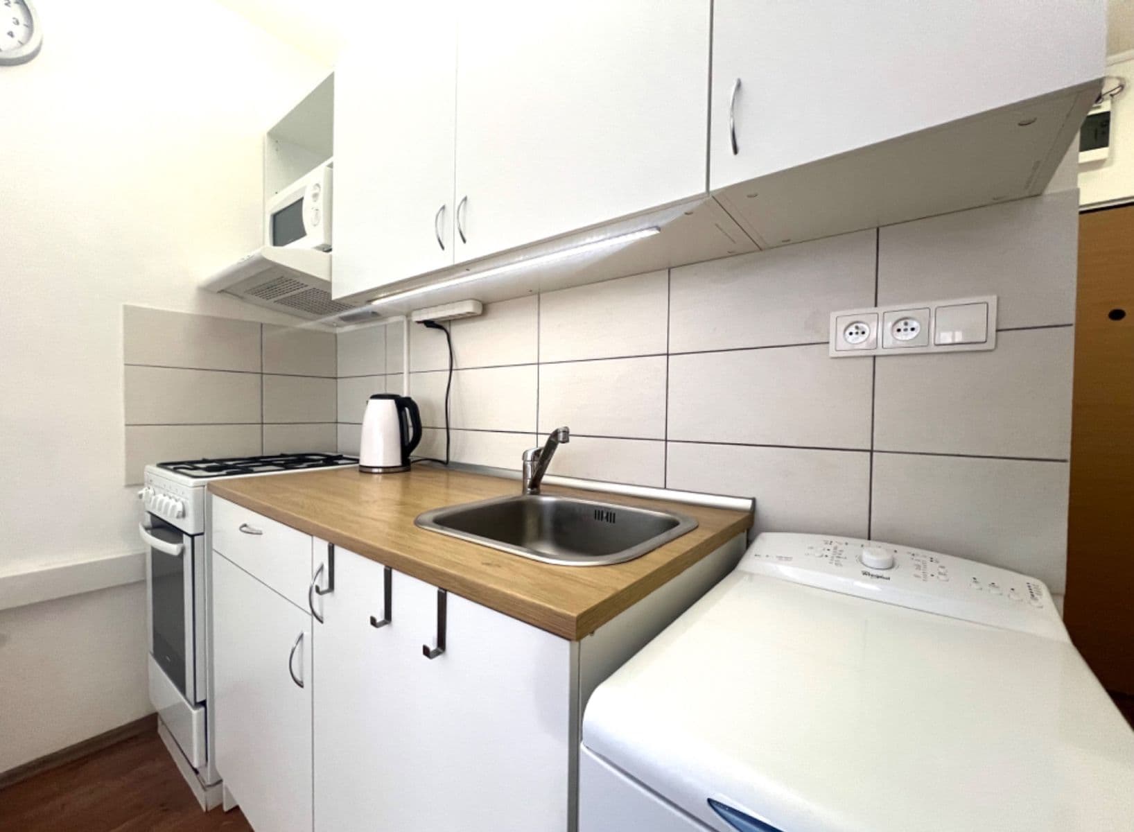 Prodej bytu 2+kk 13 m², Arbesova, Kladno, Středočeský kraj Prodej bytu 2+kk 13 m², Arbesova, Kladno, Středočeský kraj