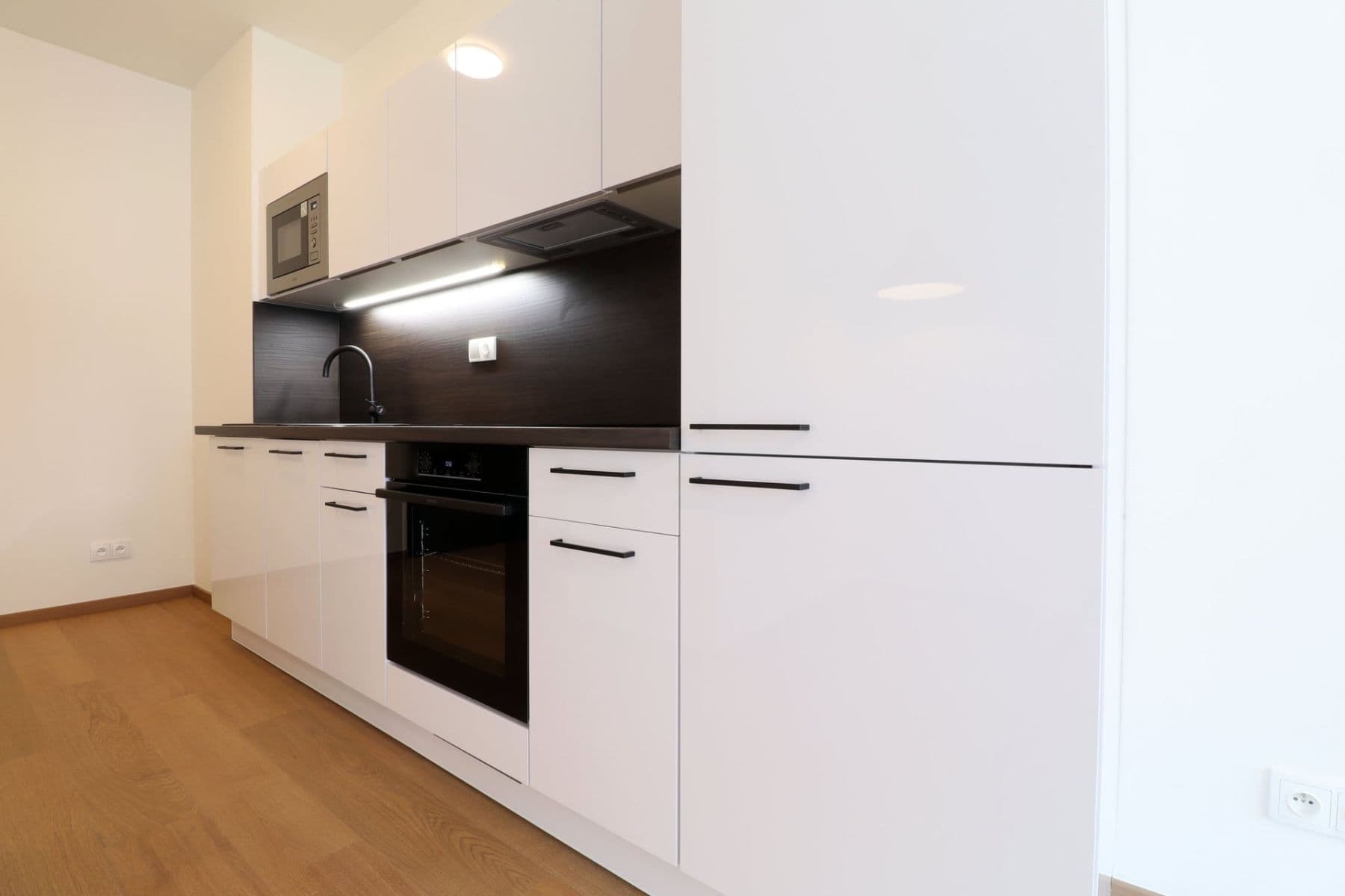 Pronájem bytu 2+kk 43 m², V háji, Praha, Praha Pronájem bytu 2+kk 43 m², V háji, Praha, Praha