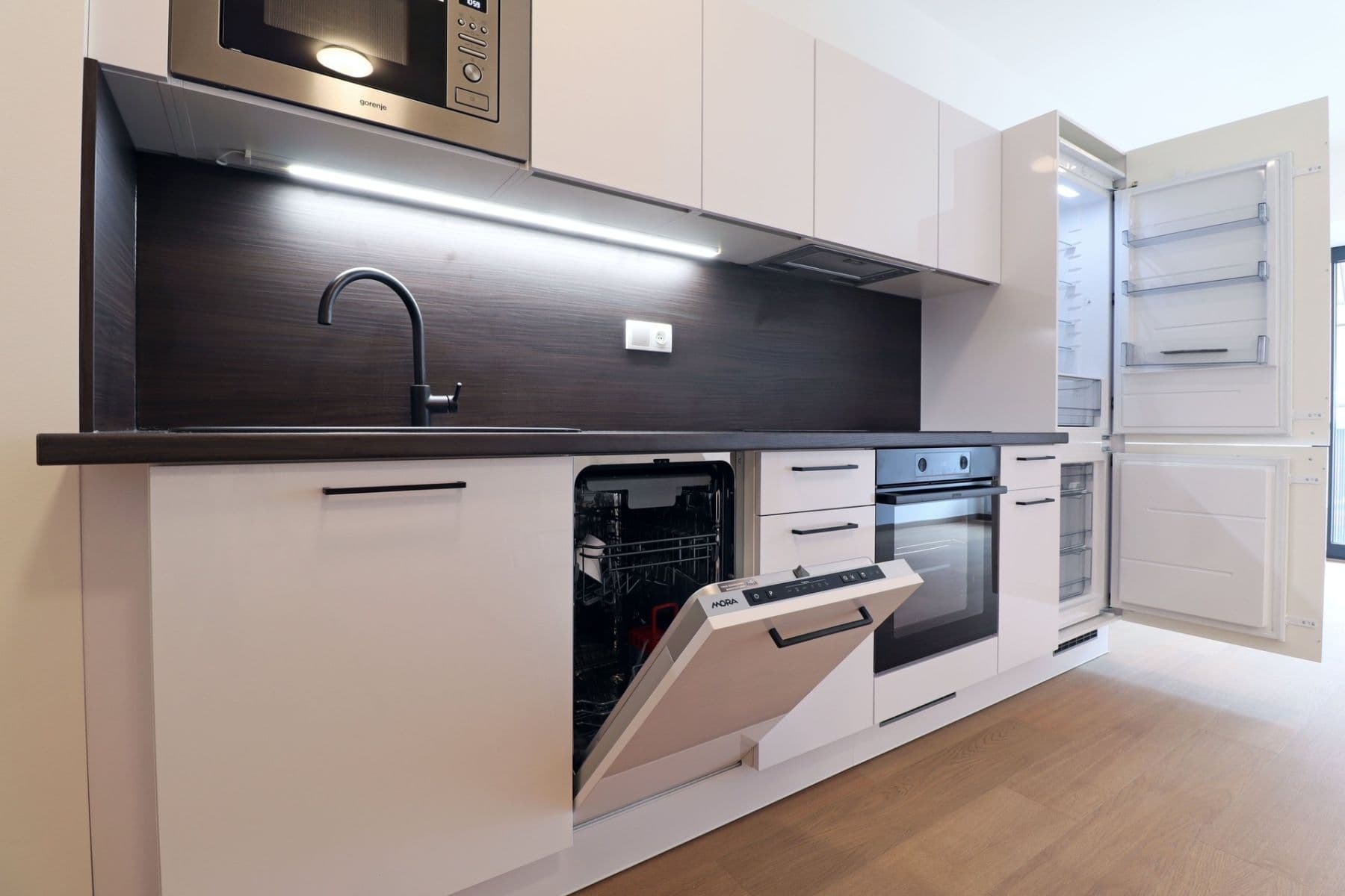 Pronájem bytu 2+kk 43 m², V háji, Praha, Praha Pronájem bytu 2+kk 43 m², V háji, Praha, Praha