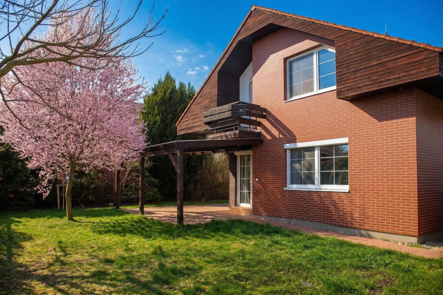 Prodej domu 240 m², pozemek 745 m², Dolní, Hradec Králové, Královéhradecký kraj Prodej domu 240 m², pozemek 745 m², Dolní, Hradec Králové, Královéhradecký kraj