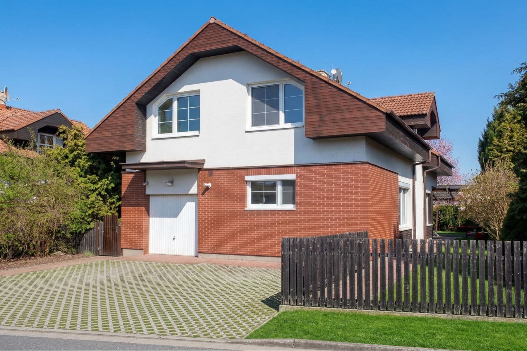 Prodej domu 240 m², pozemek 745 m², Dolní, Hradec Králové, Královéhradecký kraj Prodej domu 240 m², pozemek 745 m², Dolní, Hradec Králové, Královéhradecký kraj