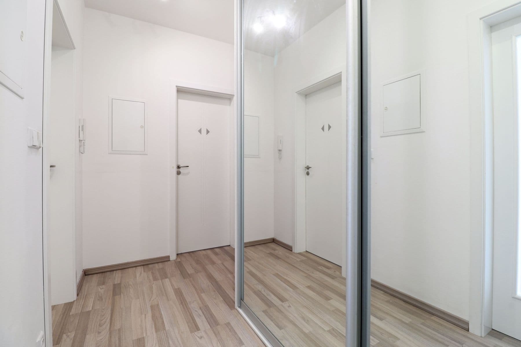Pronájem bytu 2+kk 55 m², Dragounská, Praha, Praha Pronájem bytu 2+kk 55 m², Dragounská, Praha, Praha