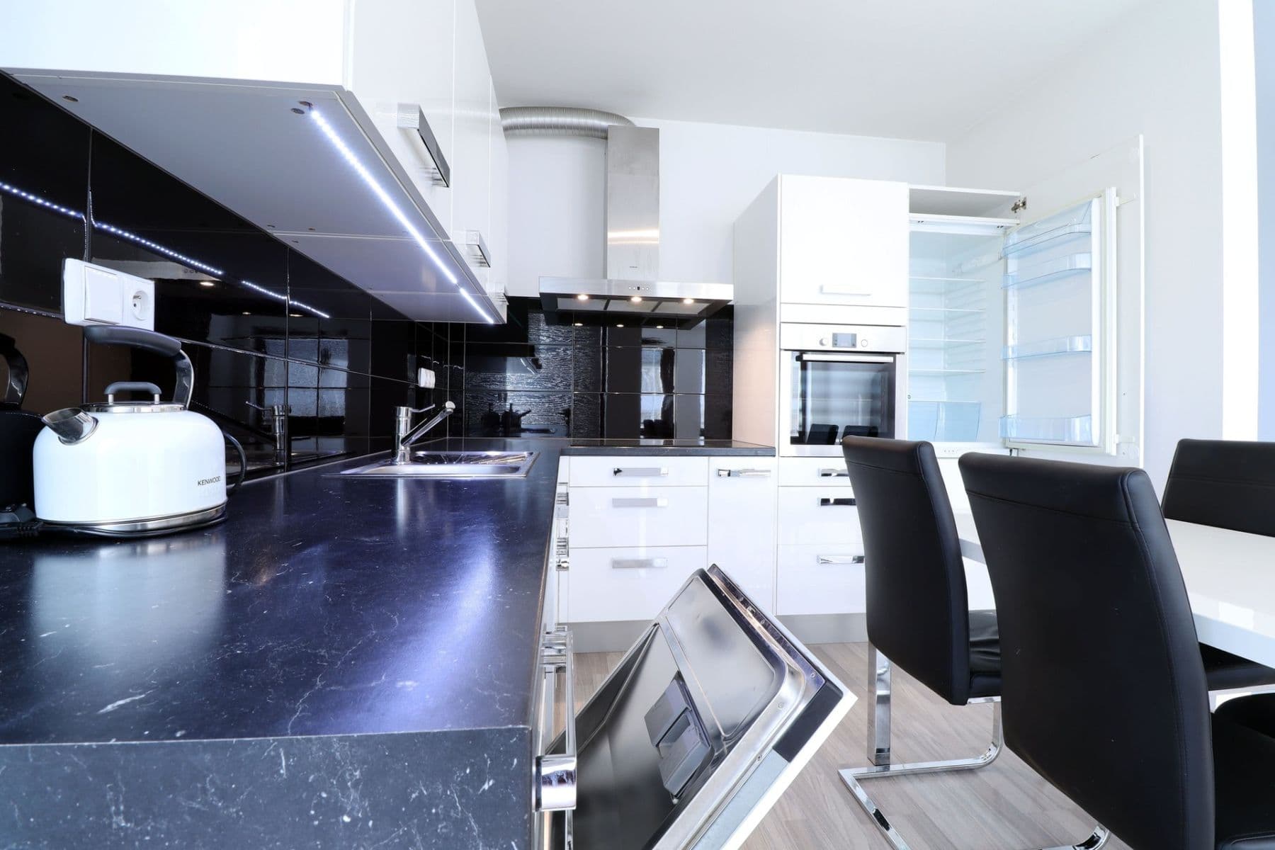 Pronájem bytu 2+kk 55 m², Dragounská, Praha, Praha Pronájem bytu 2+kk 55 m², Dragounská, Praha, Praha