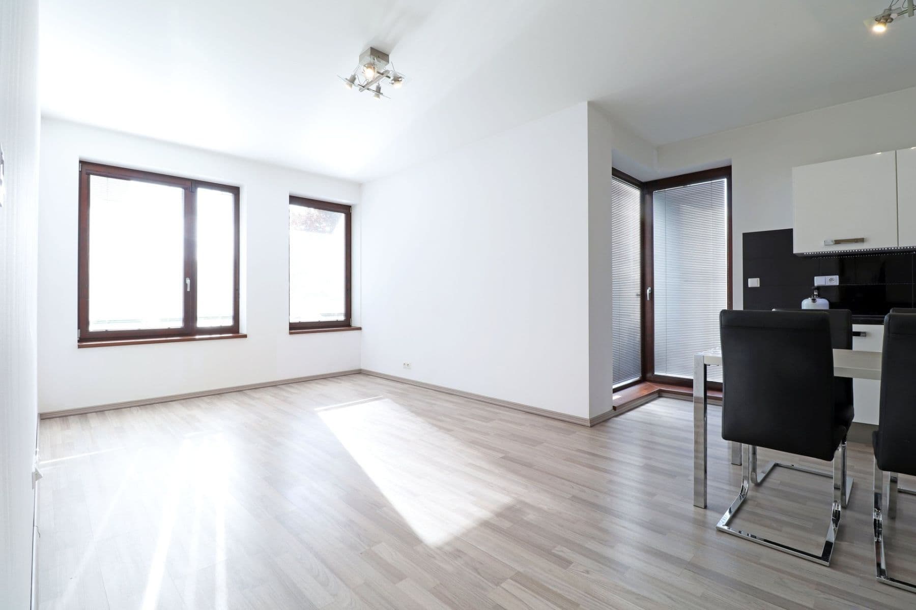 Pronájem bytu 2+kk 55 m², Dragounská, Praha, Praha Pronájem bytu 2+kk 55 m², Dragounská, Praha, Praha