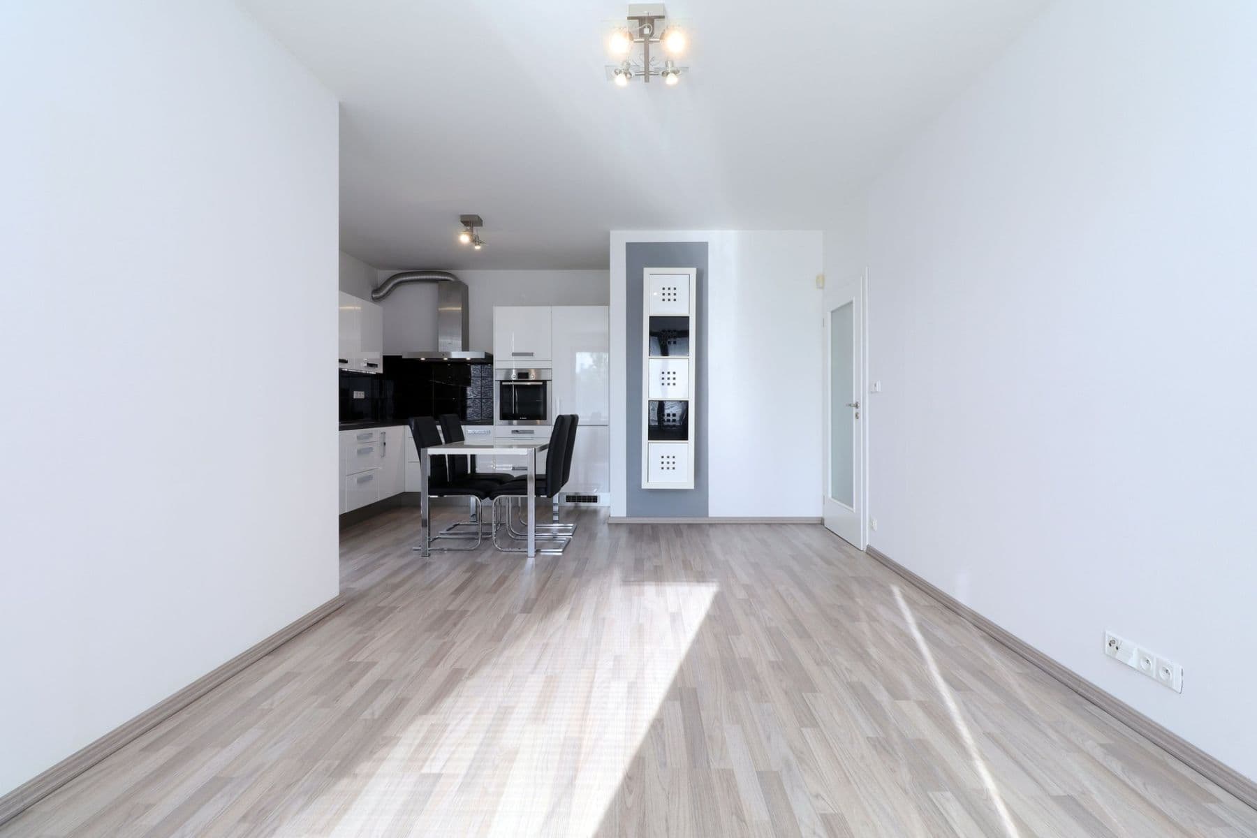 Pronájem bytu 2+kk 55 m², Dragounská, Praha, Praha Pronájem bytu 2+kk 55 m², Dragounská, Praha, Praha