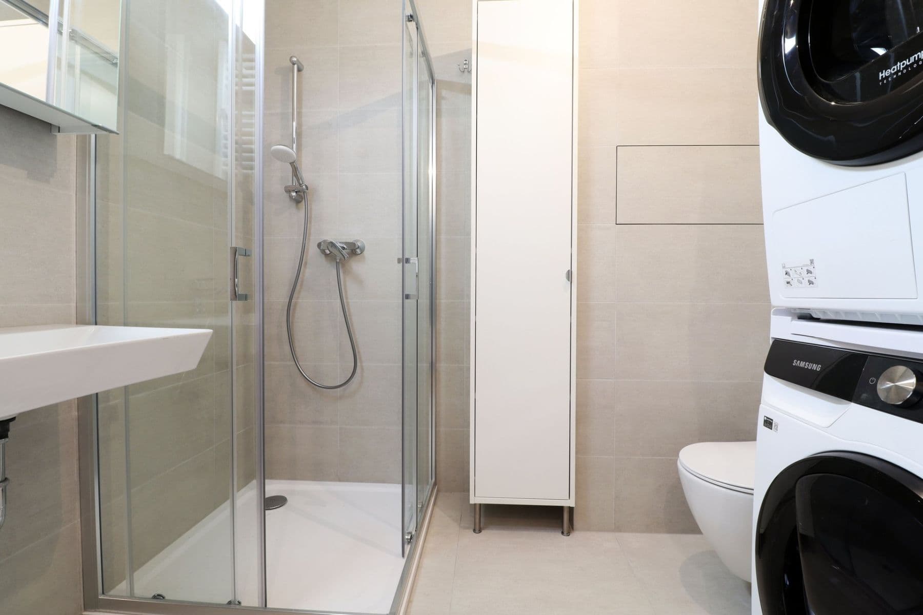 Pronájem bytu 1+kk 28 m², V háji, Praha, Praha Pronájem bytu 1+kk 28 m², V háji, Praha, Praha