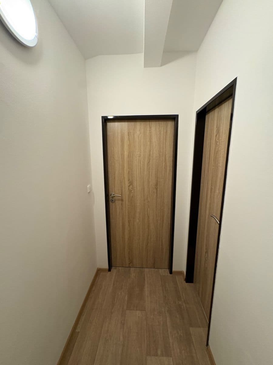 Pronájem bytu 2+kk 44 m², Nádražní, Líbeznice, Středočeský kraj Pronájem bytu 2+kk 44 m², Nádražní, Líbeznice, Středočeský kraj