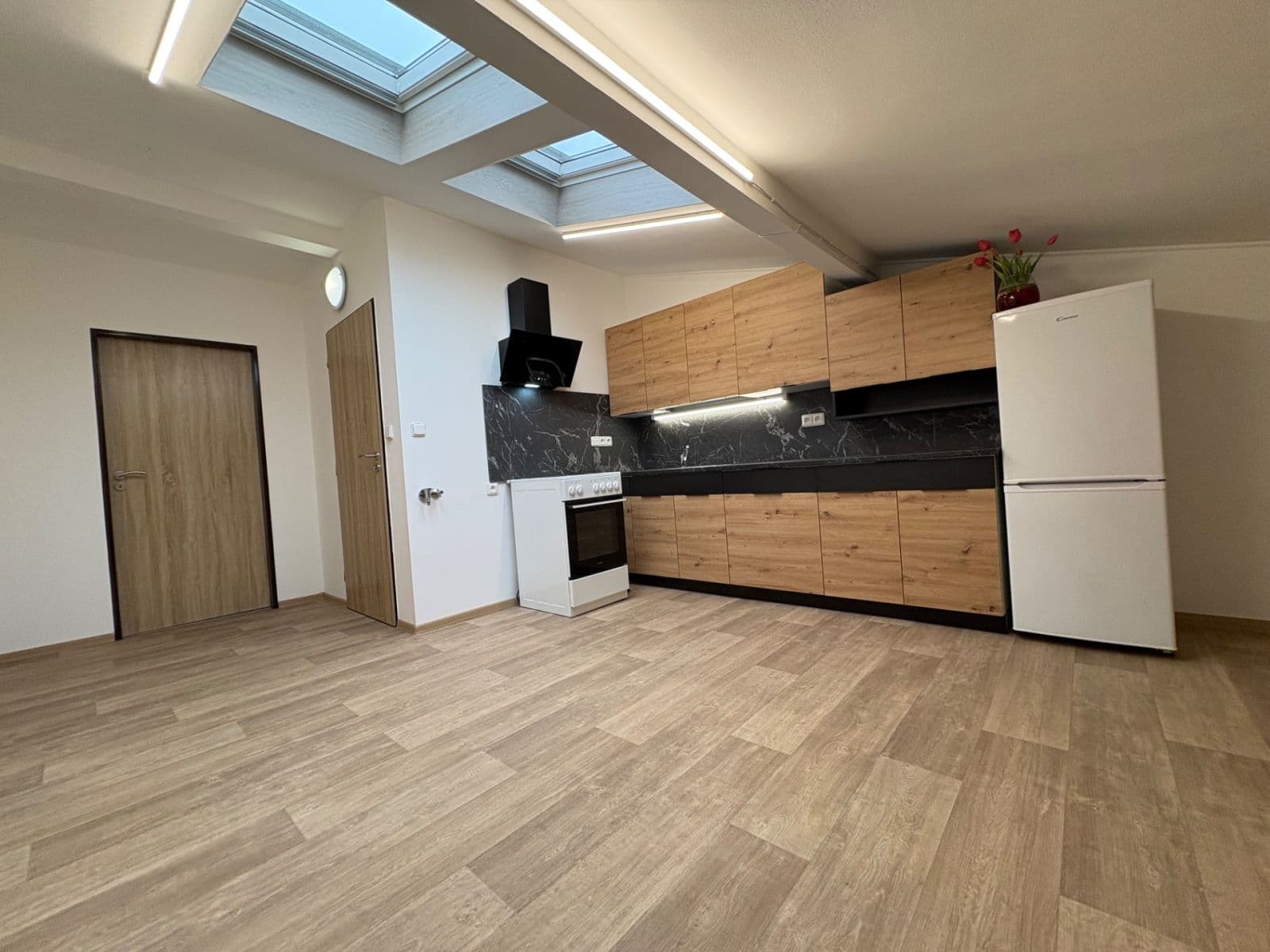 Pronájem bytu 2+kk 44 m², Nádražní, Líbeznice, Středočeský kraj Pronájem bytu 2+kk 44 m², Nádražní, Líbeznice, Středočeský kraj