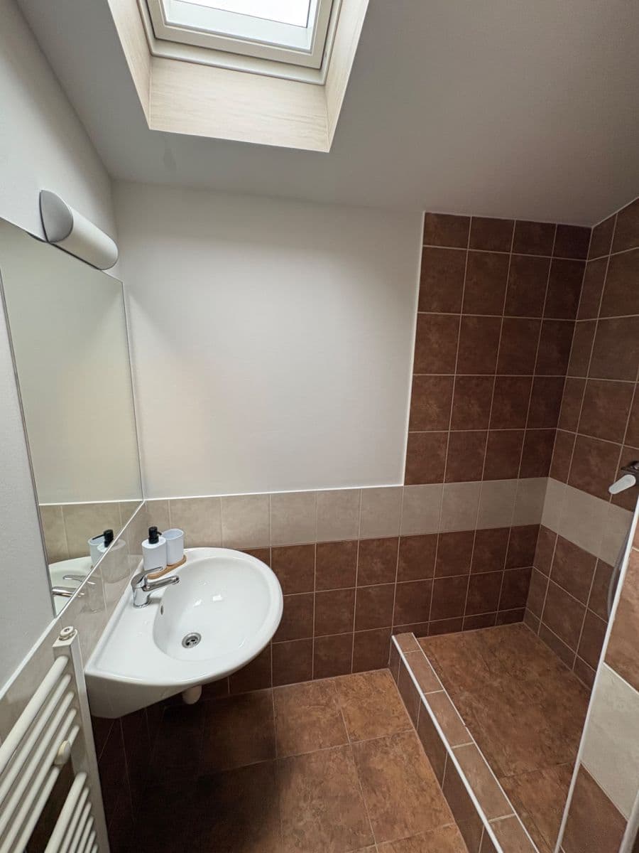 Pronájem bytu 2+kk 44 m², Nádražní, Líbeznice, Středočeský kraj Pronájem bytu 2+kk 44 m², Nádražní, Líbeznice, Středočeský kraj