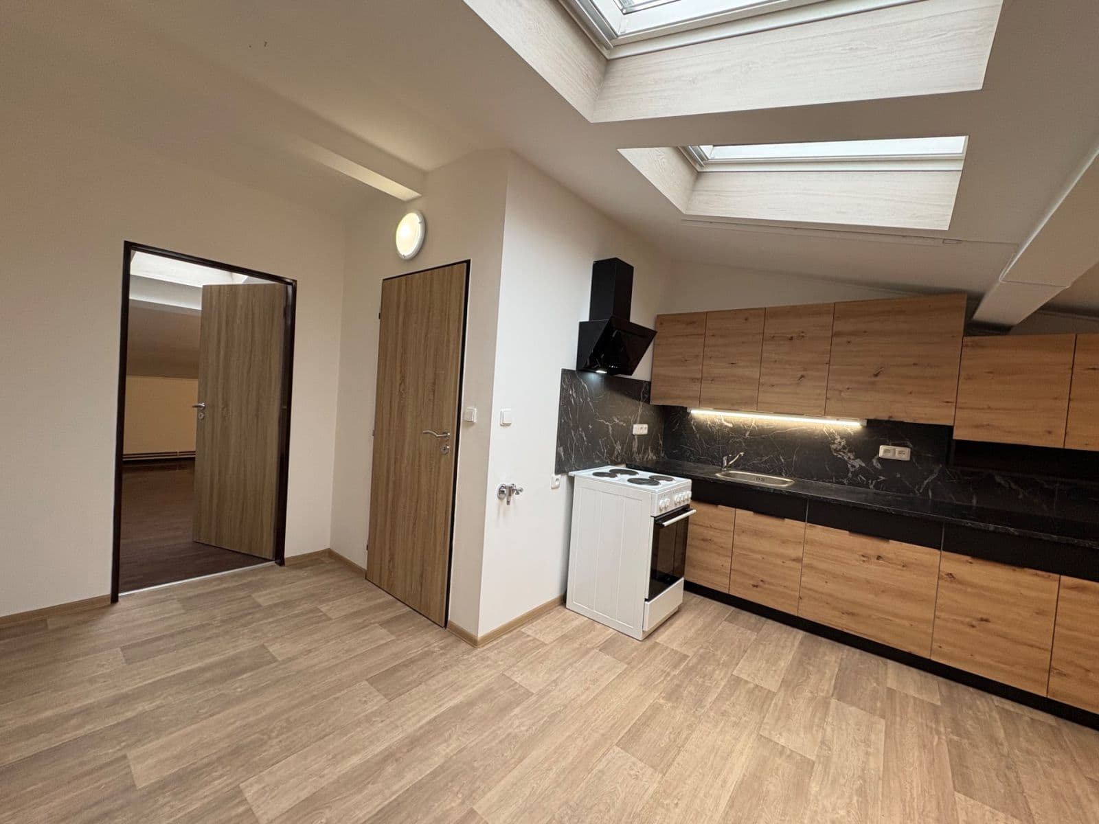 Pronájem bytu 2+kk 44 m², Nádražní, Líbeznice, Středočeský kraj Pronájem bytu 2+kk 44 m², Nádražní, Líbeznice, Středočeský kraj