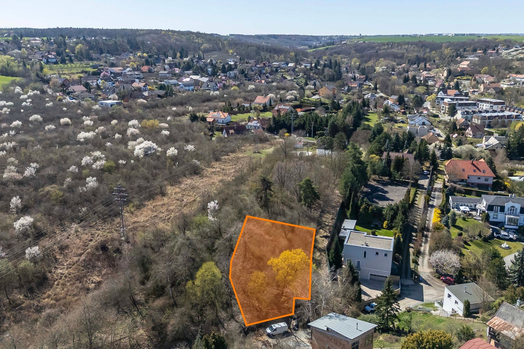 Prodej pozemku 910 m², Pod Višňovkou, Statenice, Středočeský kraj Prodej pozemku 910 m², Pod Višňovkou, Statenice, Středočeský kraj