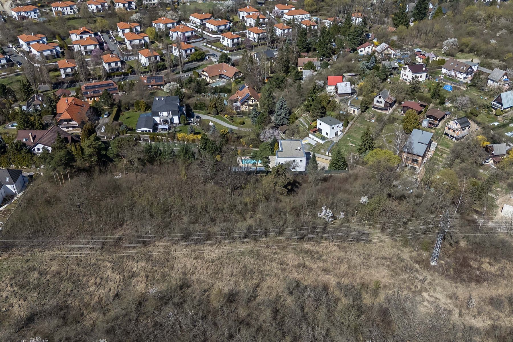 Prodej pozemku 910 m², Pod Višňovkou, Statenice, Středočeský kraj Prodej pozemku 910 m², Pod Višňovkou, Statenice, Středočeský kraj