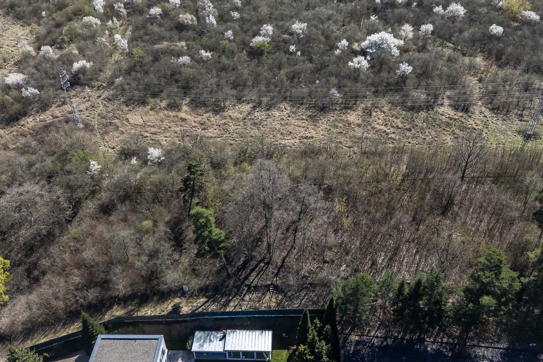 Prodej pozemku 910 m², Pod Višňovkou, Statenice, Středočeský kraj Prodej pozemku 910 m², Pod Višňovkou, Statenice, Středočeský kraj