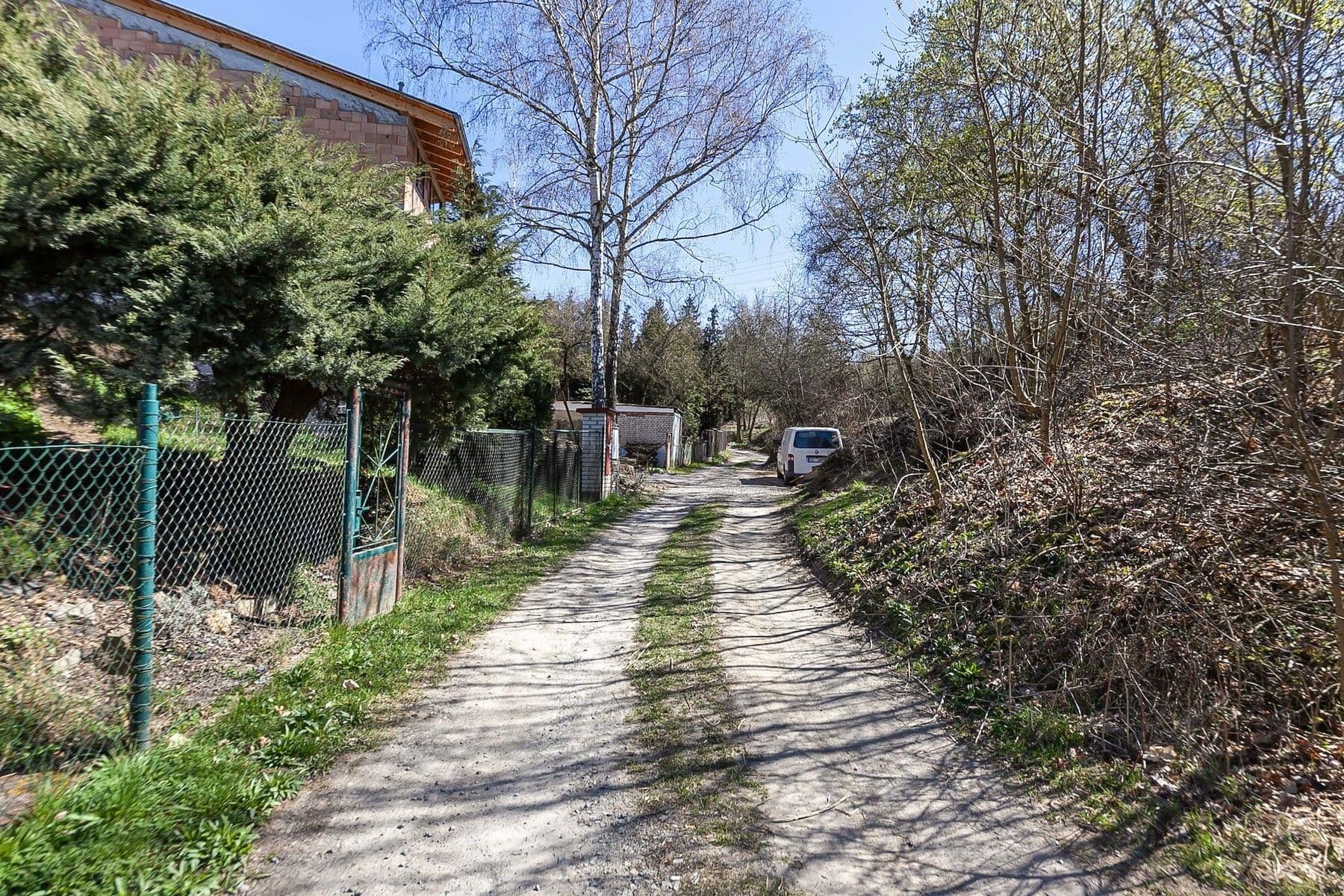 Prodej pozemku 910 m², Pod Višňovkou, Statenice, Středočeský kraj Prodej pozemku 910 m², Pod Višňovkou, Statenice, Středočeský kraj