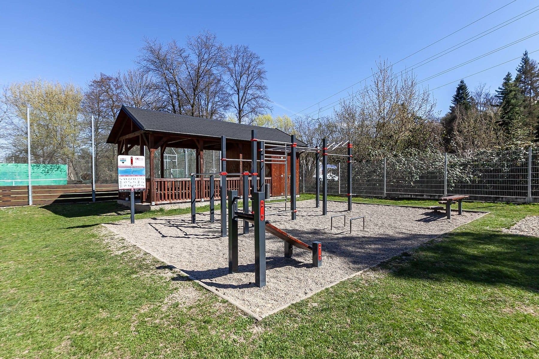 Prodej pozemku 910 m², Pod Višňovkou, Statenice, Středočeský kraj Prodej pozemku 910 m², Pod Višňovkou, Statenice, Středočeský kraj