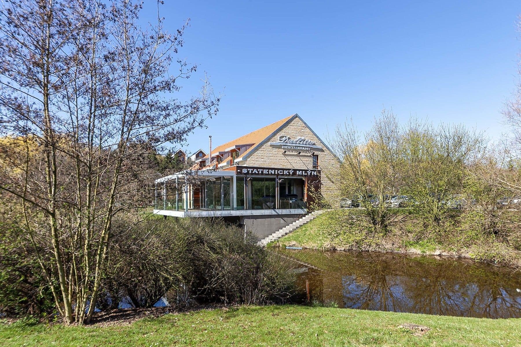 Prodej pozemku 910 m², Pod Višňovkou, Statenice, Středočeský kraj Prodej pozemku 910 m², Pod Višňovkou, Statenice, Středočeský kraj