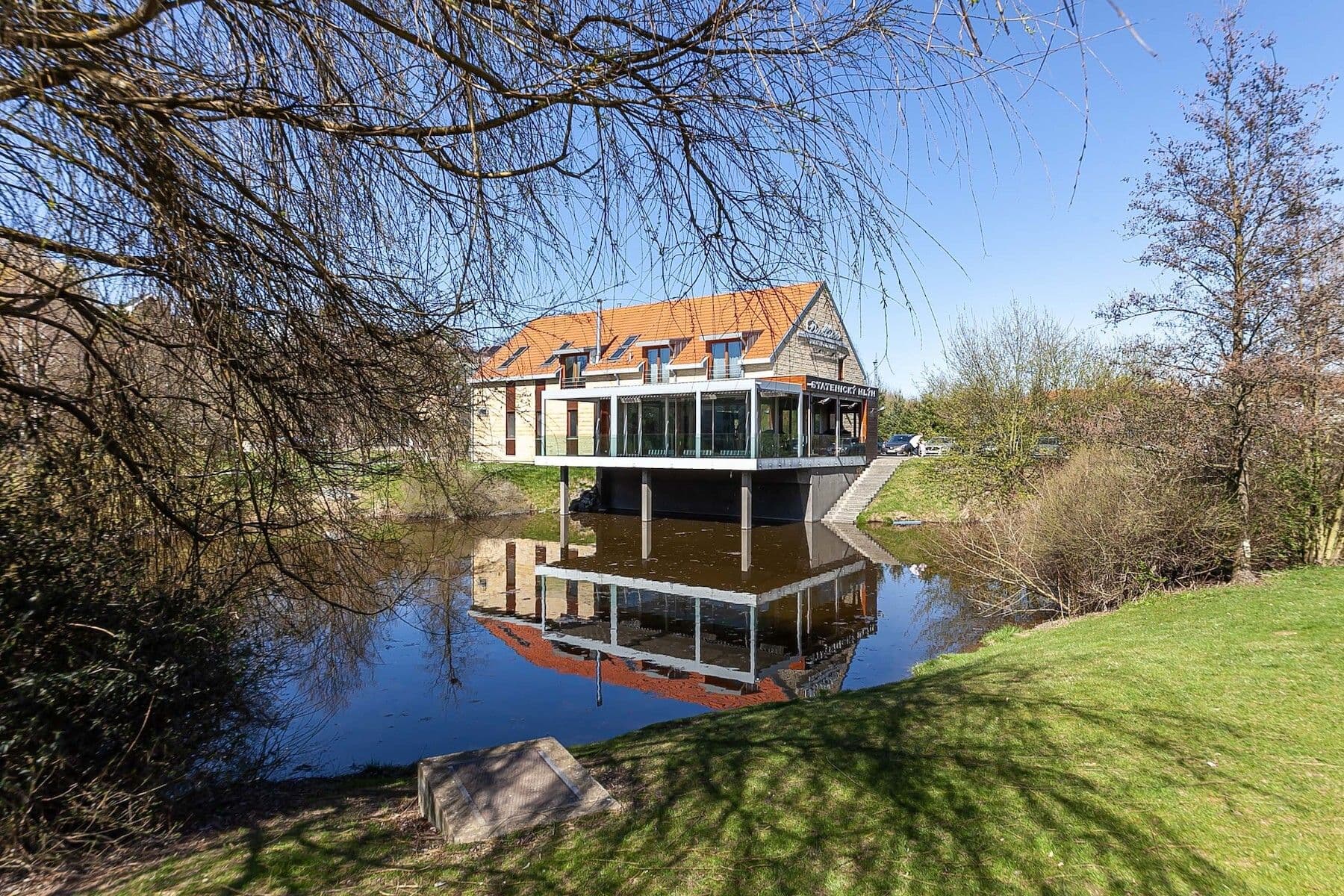 Prodej pozemku 910 m², Pod Višňovkou, Statenice, Středočeský kraj Prodej pozemku 910 m², Pod Višňovkou, Statenice, Středočeský kraj