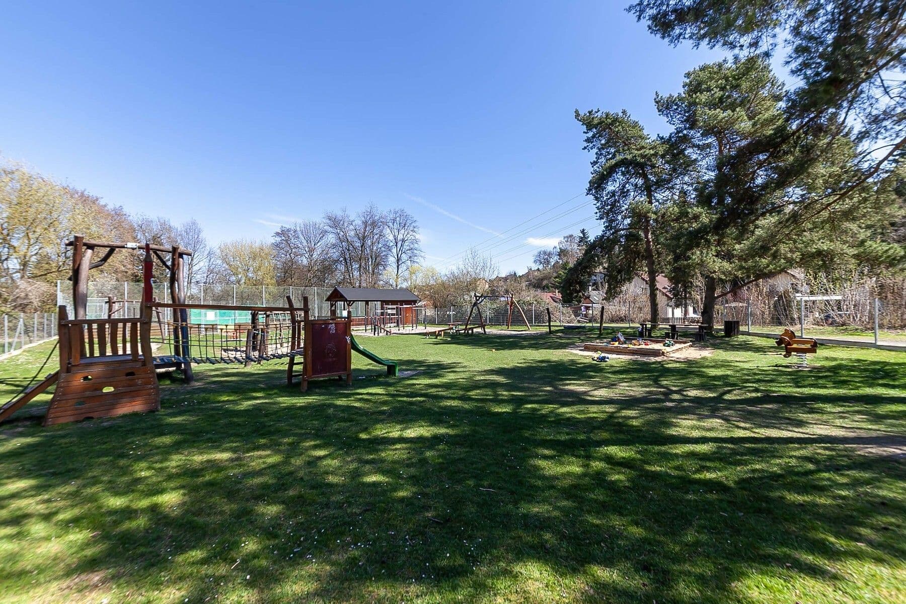 Prodej pozemku 910 m², Pod Višňovkou, Statenice, Středočeský kraj Prodej pozemku 910 m², Pod Višňovkou, Statenice, Středočeský kraj