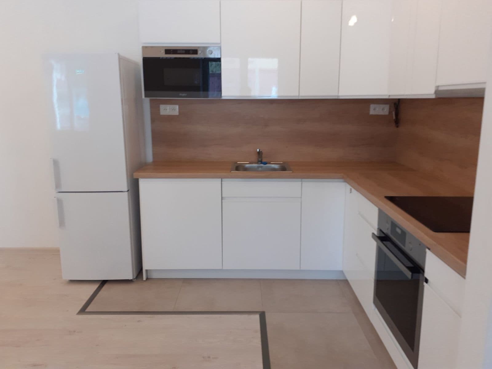 Pronájem bytu 1+kk 35 m², Rakouská, Milovice, Středočeský kraj Pronájem bytu 1+kk 35 m², Rakouská, Milovice, Středočeský kraj