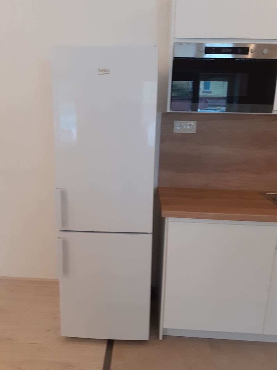 Pronájem bytu 1+kk 35 m², Rakouská, Milovice, Středočeský kraj Pronájem bytu 1+kk 35 m², Rakouská, Milovice, Středočeský kraj