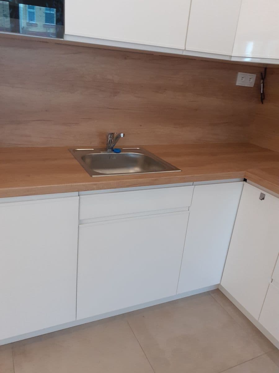 Pronájem bytu 1+kk 35 m², Rakouská, Milovice, Středočeský kraj Pronájem bytu 1+kk 35 m², Rakouská, Milovice, Středočeský kraj