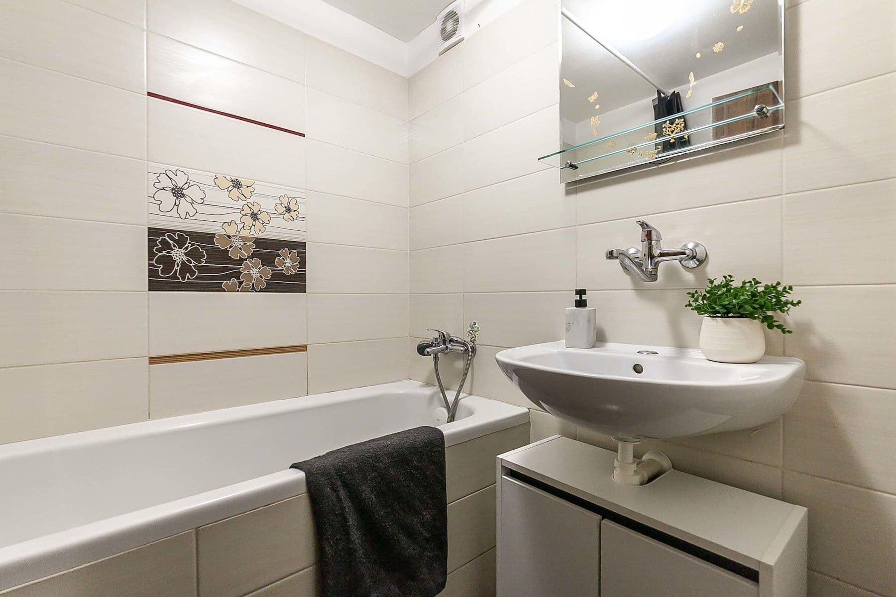 Prodej bytu 2+kk 48 m², V Bytovkách, Praha, Praha Prodej bytu 2+kk 48 m², V Bytovkách, Praha, Praha