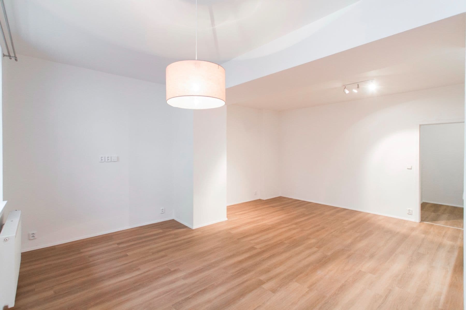 Pronájem bytu 1+kk 44 m², Kotlaska, Praha, Praha Pronájem bytu 1+kk 44 m², Kotlaska, Praha, Praha