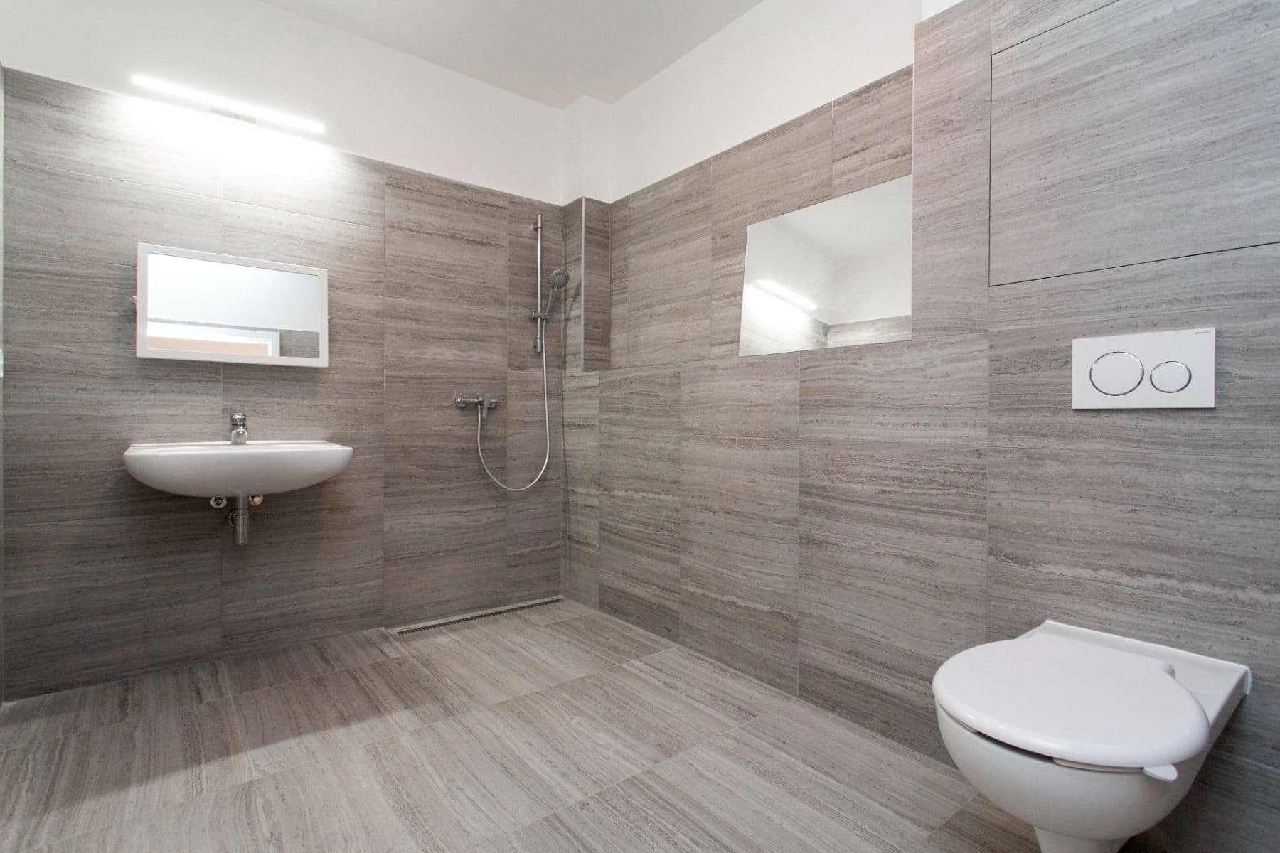 Pronájem bytu 1+kk 44 m², Kotlaska, Praha, Praha Pronájem bytu 1+kk 44 m², Kotlaska, Praha, Praha