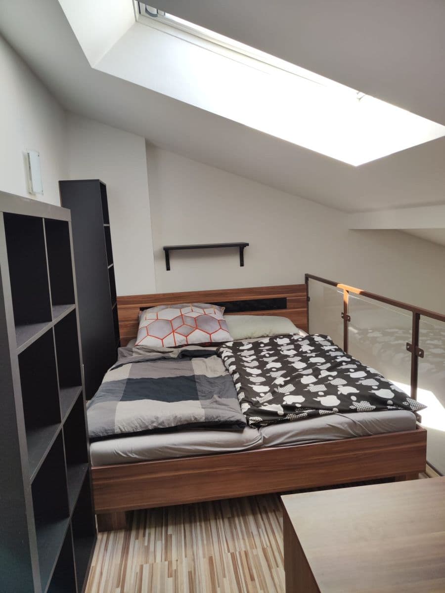 Pronájem bytu 1+1 40 m², Jaroslava Foglara, Praha, Praha Pronájem bytu 1+1 40 m², Jaroslava Foglara, Praha, Praha