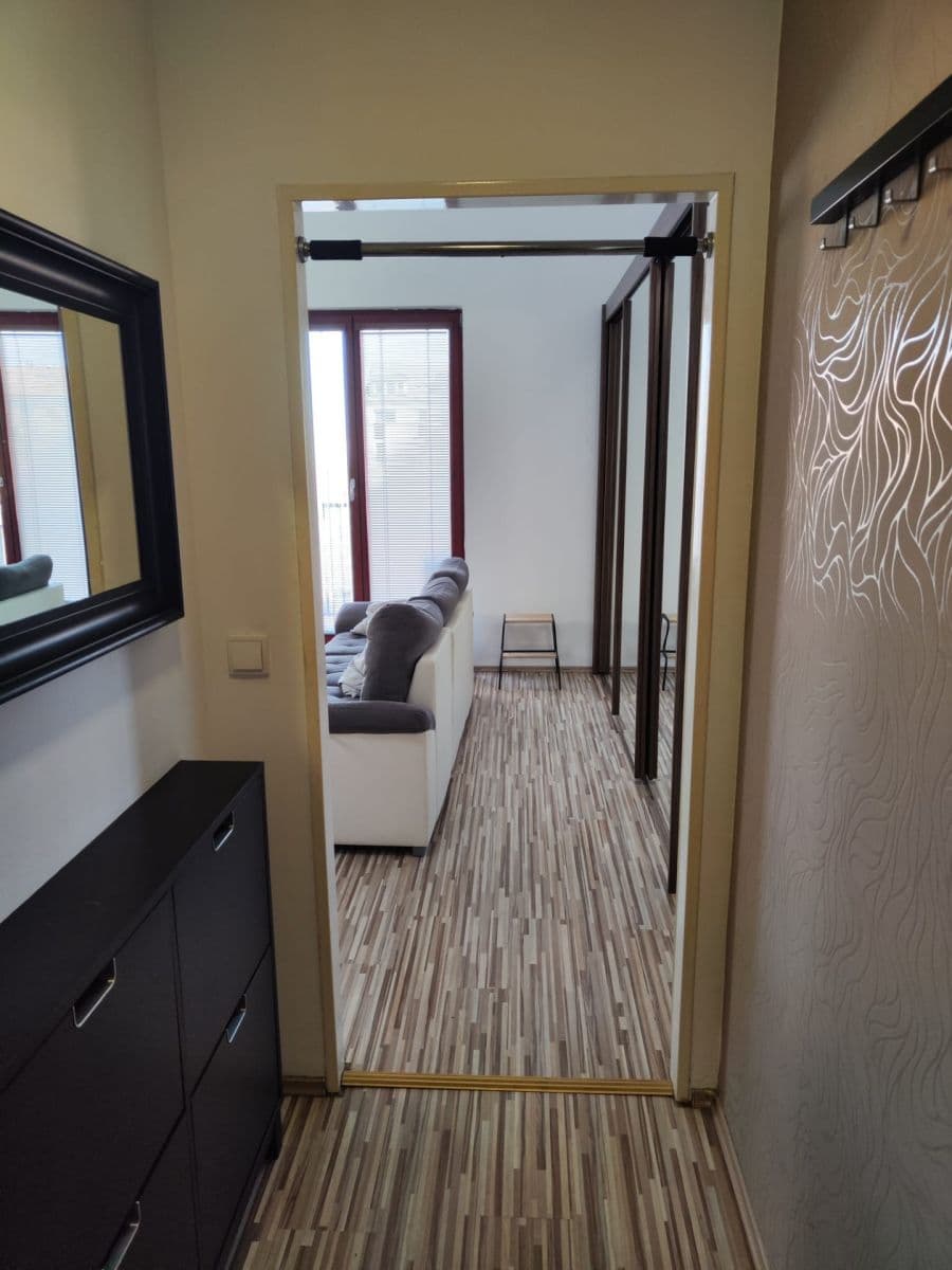 Pronájem bytu 1+1 40 m², Jaroslava Foglara, Praha, Praha Pronájem bytu 1+1 40 m², Jaroslava Foglara, Praha, Praha