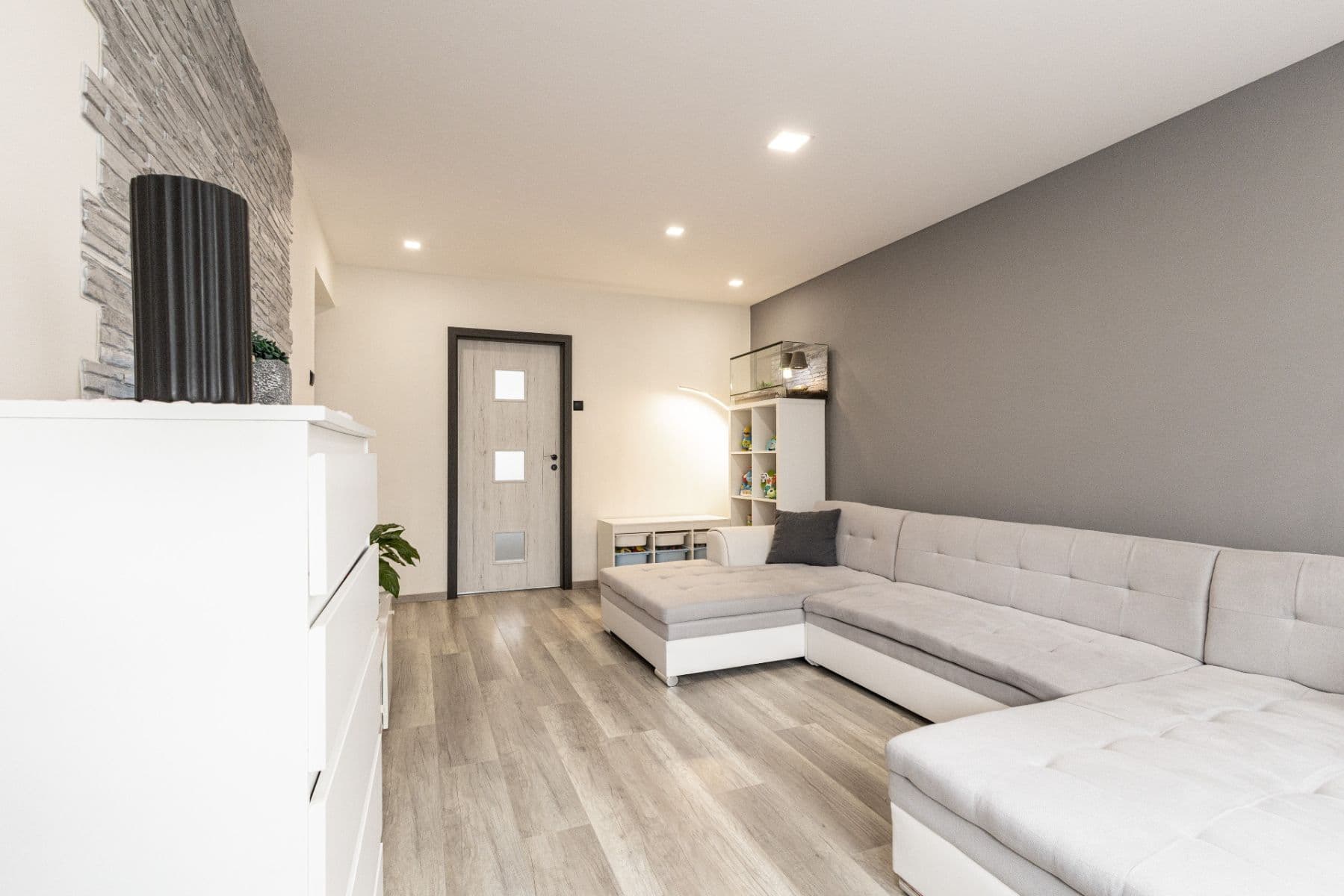 Prodej bytu 3+1 71 m², Sazená, Středočeský kraj Prodej bytu 3+1 71 m², Sazená, Středočeský kraj