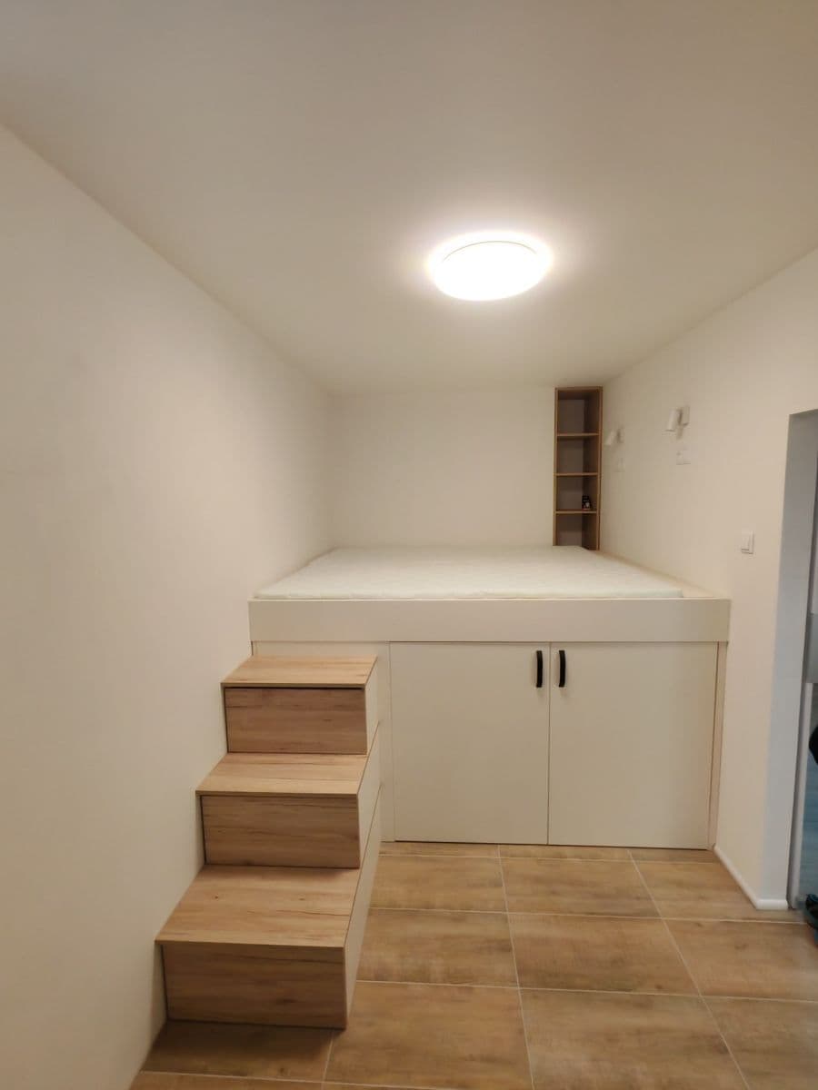 Pronájem bytu 2+kk 48 m², V Stráni, Praha, Praha Pronájem bytu 2+kk 48 m², V Stráni, Praha, Praha