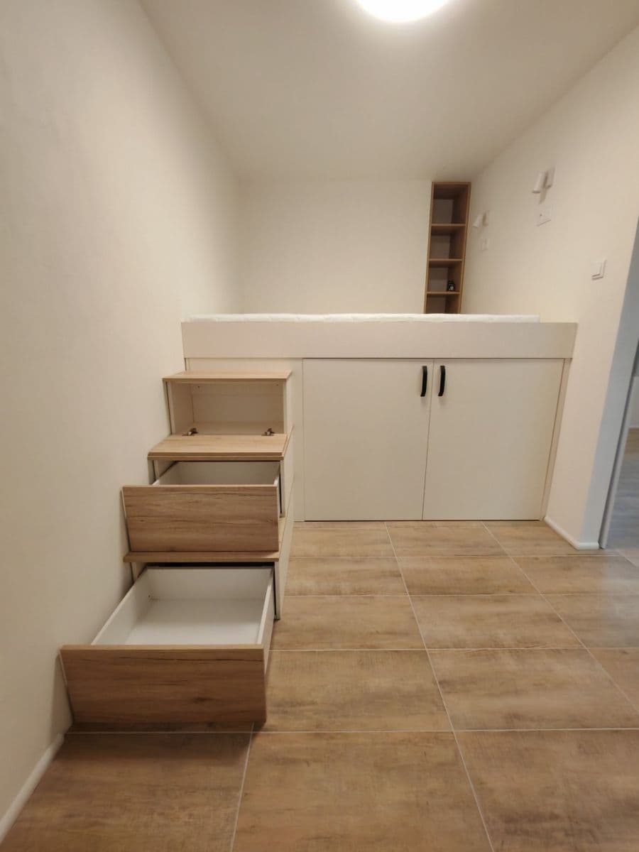 Pronájem bytu 2+kk 48 m², V Stráni, Praha, Praha Pronájem bytu 2+kk 48 m², V Stráni, Praha, Praha