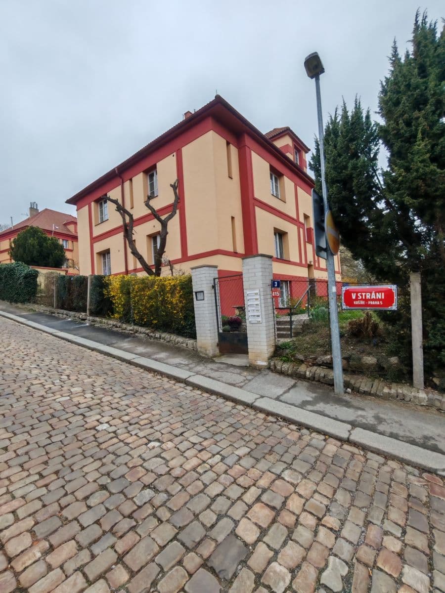 Pronájem bytu 2+kk 48 m², V Stráni, Praha, Praha Pronájem bytu 2+kk 48 m², V Stráni, Praha, Praha