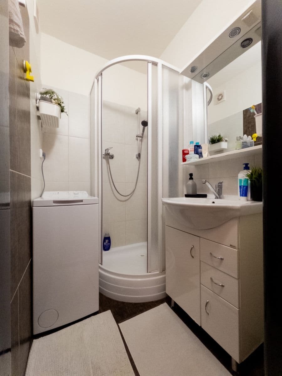 Pronájem bytu 2+kk 37 m², Vysočanská, Praha, Praha Pronájem bytu 2+kk 37 m², Vysočanská, Praha, Praha