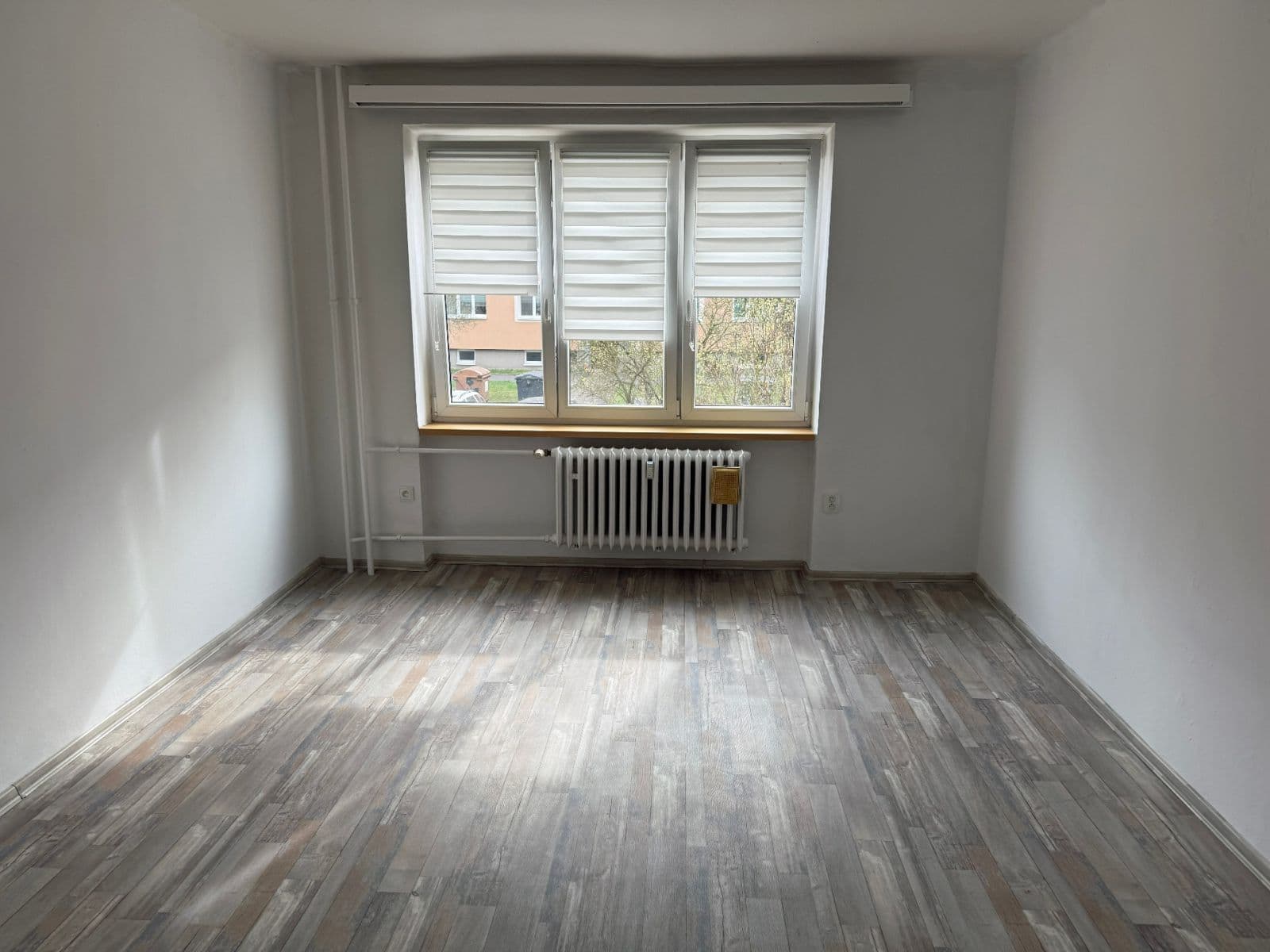 Pronájem bytu 3+1 73 m², Dukelských hrdinů, Ústí nad Labem, Ústecký kraj Pronájem bytu 3+1 73 m², Dukelských hrdinů, Ústí nad Labem, Ústecký kraj