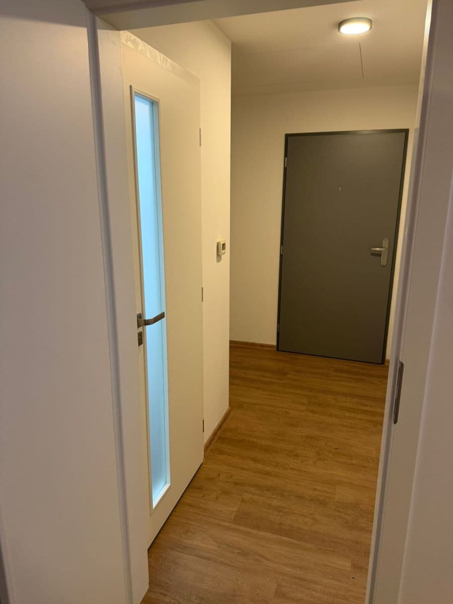 Pronájem bytu 1+kk 36 m², Americká, Kladno, Středočeský kraj Pronájem bytu 1+kk 36 m², Americká, Kladno, Středočeský kraj