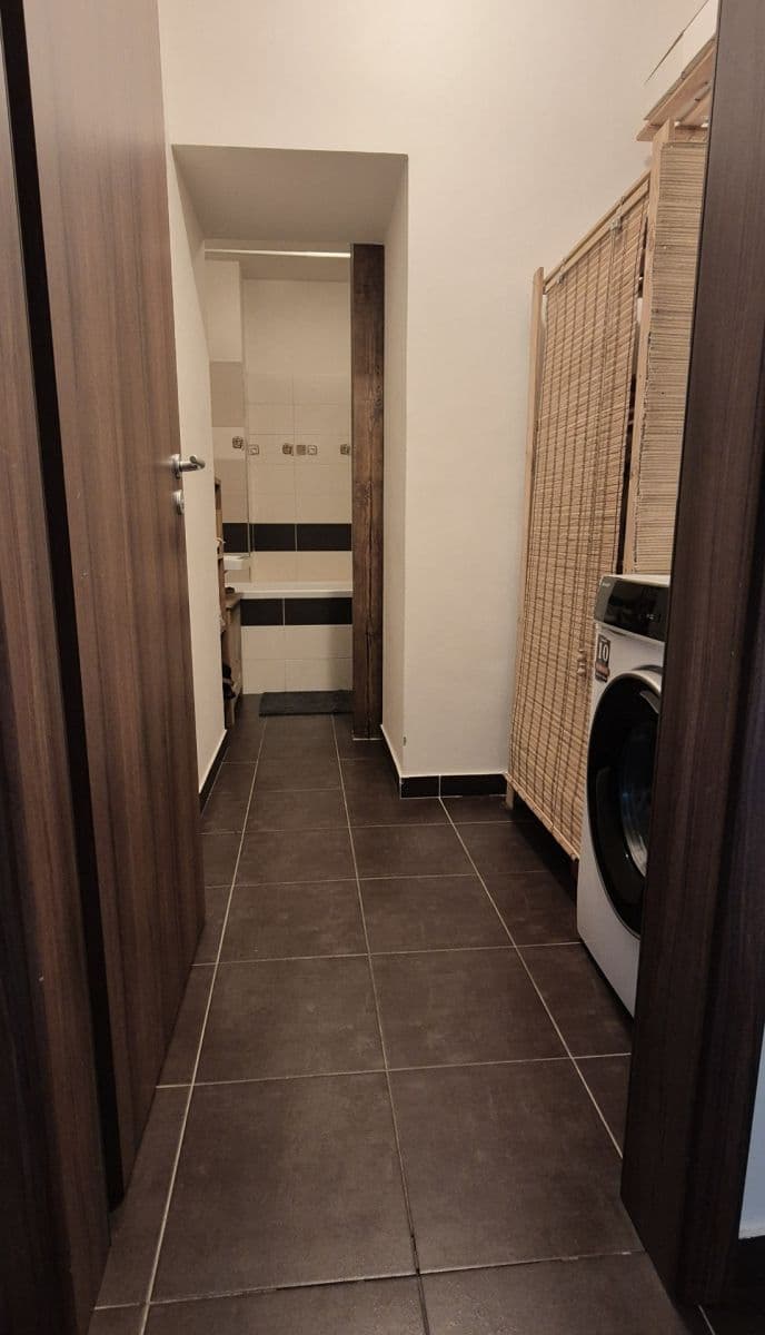 Prodej bytu 1+kk 38 m², Vosmíkových, Praha, Praha Prodej bytu 1+kk 38 m², Vosmíkových, Praha, Praha