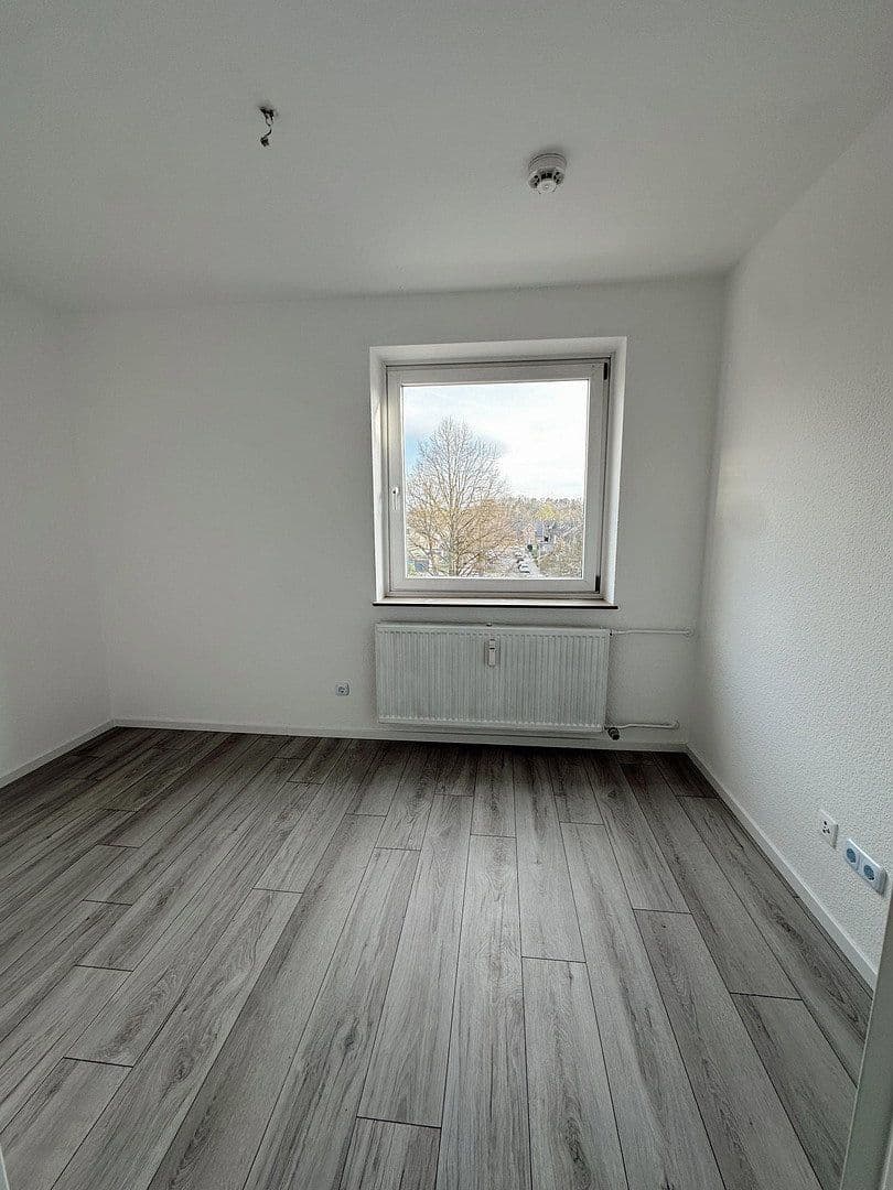 Pronájem bytu 3+1 74 m², Dasbacher Straße 26, Bremen, Bremen Pronájem bytu 3+1 74 m², Dasbacher Straße 26, Bremen, Bremen