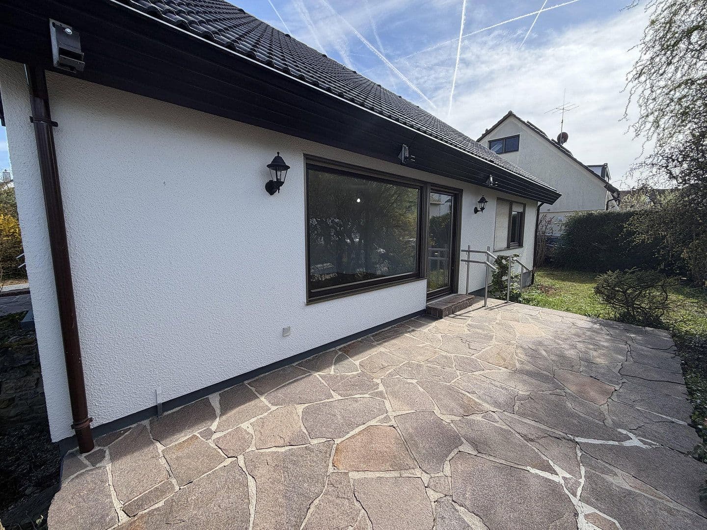 Prodej domu 202 m², pozemek 390 m², Freiberg am Neckar, Bádensko-Württembersko Prodej domu 202 m², pozemek 390 m², Freiberg am Neckar, Bádensko-Württembersko