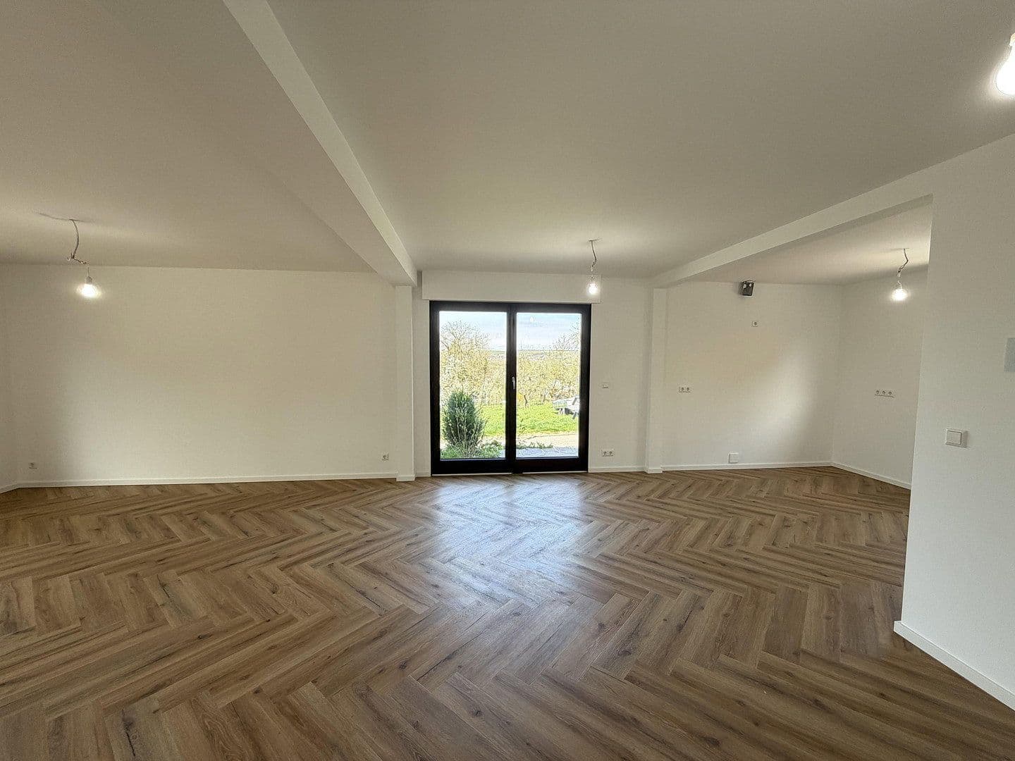 Prodej domu 202 m², pozemek 390 m², Freiberg am Neckar, Bádensko-Württembersko Prodej domu 202 m², pozemek 390 m², Freiberg am Neckar, Bádensko-Württembersko