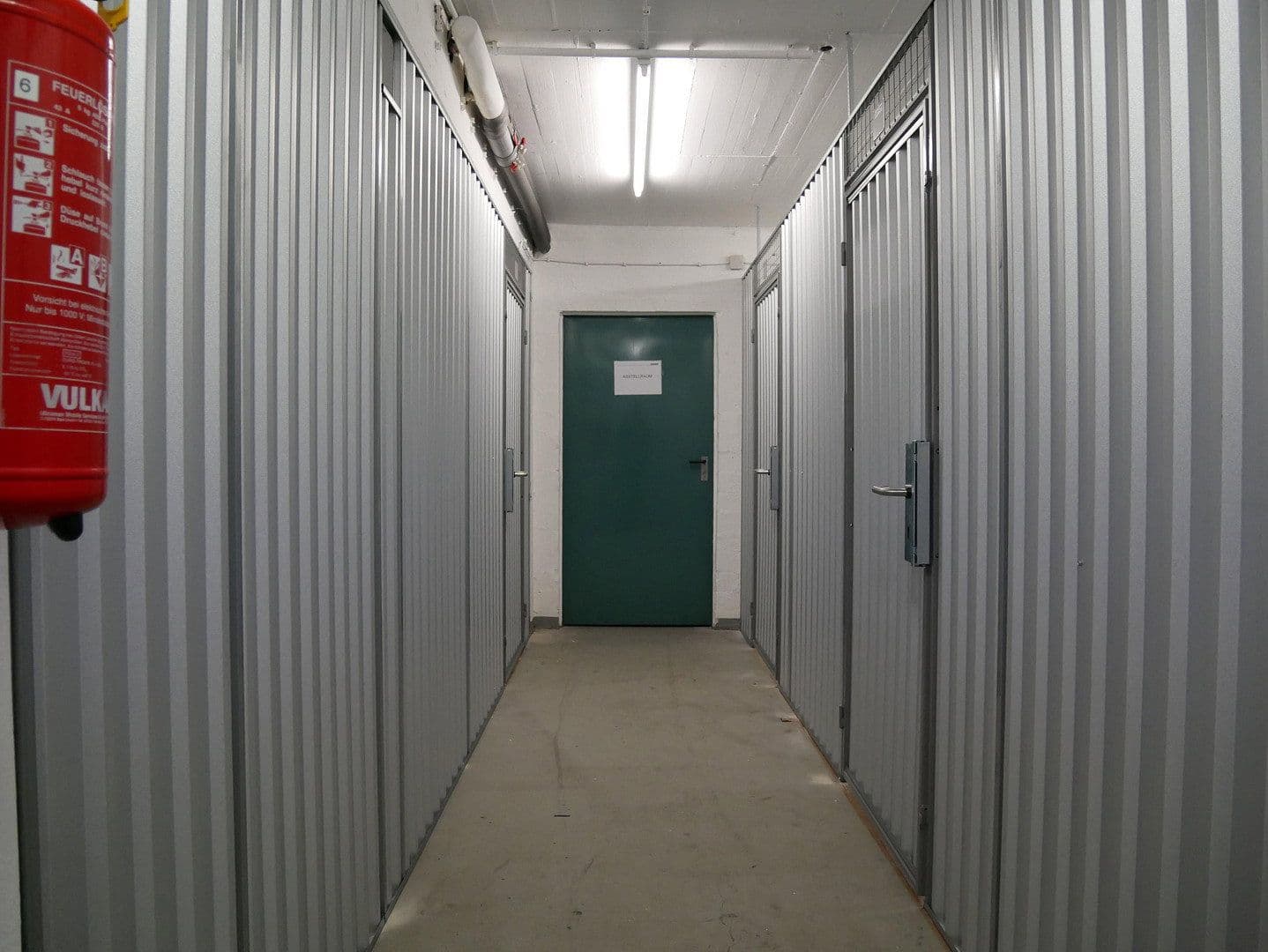 Pronájem nebytového prostoru 8 m², Alter Flughafen 4, Hannover, Dolní Sasko Pronájem nebytového prostoru 8 m², Alter Flughafen 4, Hannover, Dolní Sasko