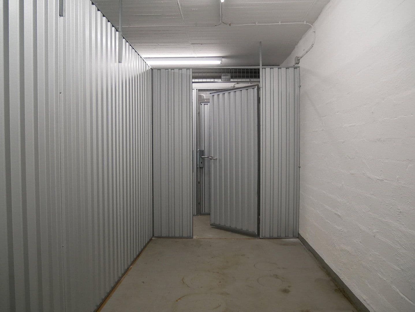 Pronájem nebytového prostoru 8 m², Alter Flughafen 4, Hannover, Dolní Sasko Pronájem nebytového prostoru 8 m², Alter Flughafen 4, Hannover, Dolní Sasko