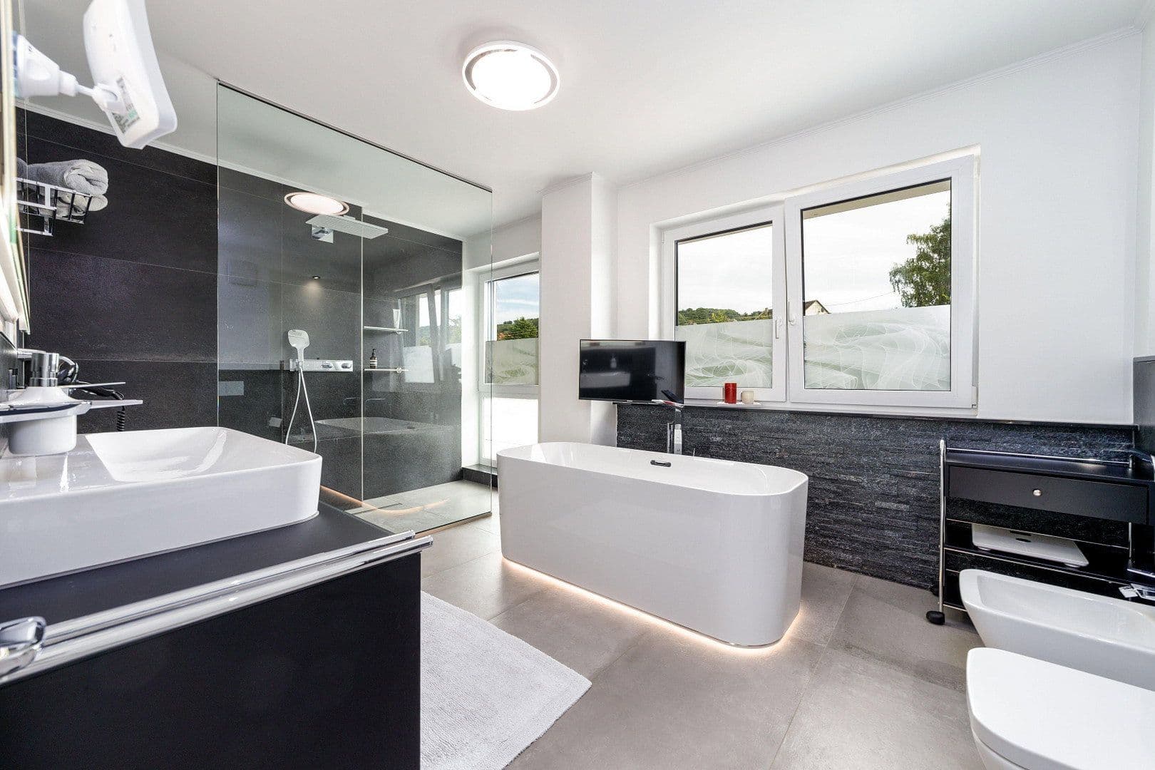 Pronájem bytu 5+1 180 m², Perl, Země Sársko Pronájem bytu 5+1 180 m², Perl, Země Sársko