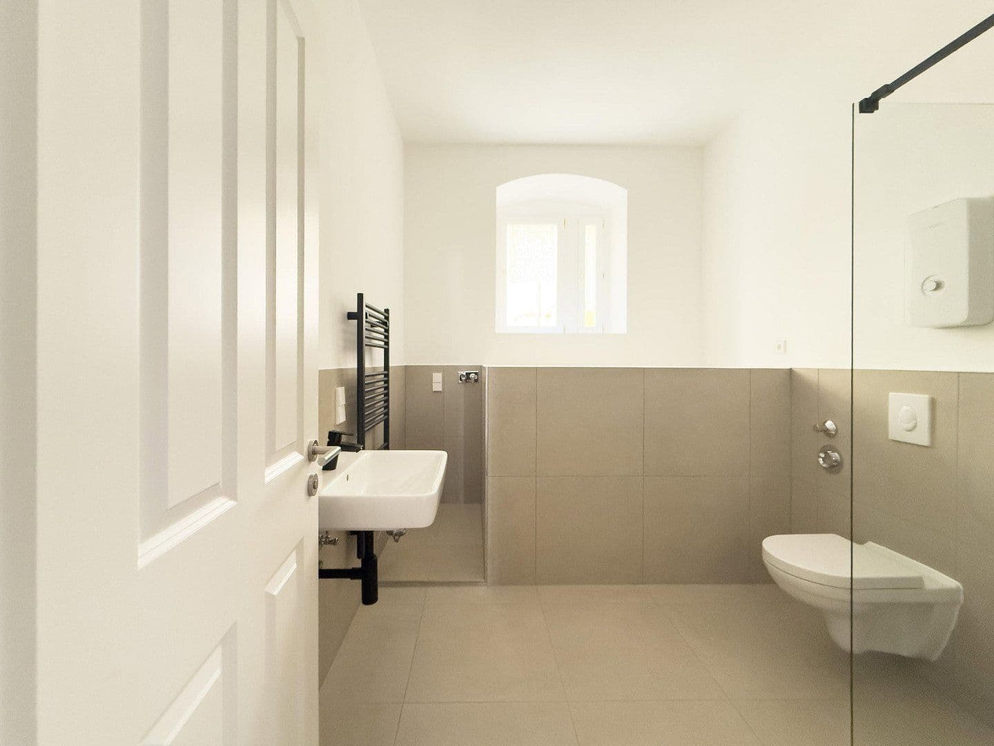 Prodej bytu 3+1 105 m², Friedbergstraße 27, Berlin, Berlín Prodej bytu 3+1 105 m², Friedbergstraße 27, Berlin, Berlín