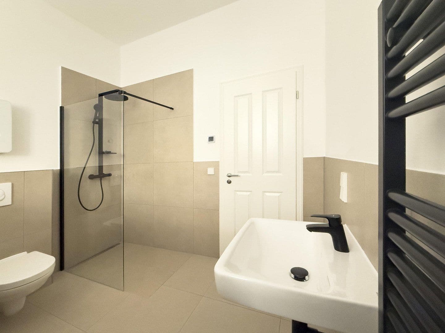 Prodej bytu 3+1 105 m², Friedbergstraße 27, Berlin, Berlín Prodej bytu 3+1 105 m², Friedbergstraße 27, Berlin, Berlín