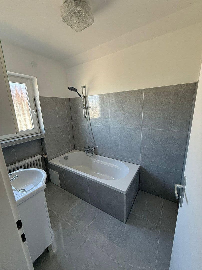 Pronájem bytu 4+1 95 m², Eggenstein-Leopoldshafen, Bádensko-Württembersko Pronájem bytu 4+1 95 m², Eggenstein-Leopoldshafen, Bádensko-Württembersko