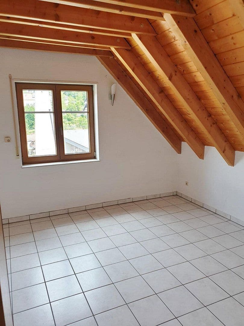 Pronájem bytu 3+1 80 m², Schriesheim, Bádensko-Württembersko Pronájem bytu 3+1 80 m², Schriesheim, Bádensko-Württembersko