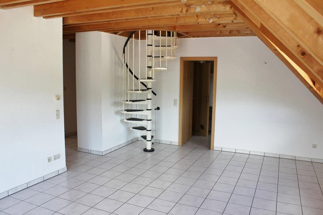 Pronájem bytu 3+1 80 m², Schriesheim, Bádensko-Württembersko Pronájem bytu 3+1 80 m², Schriesheim, Bádensko-Württembersko